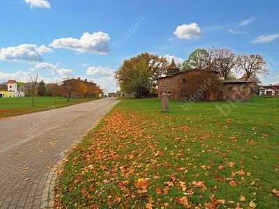 TOTAL 3 residential units plus commercial part in 1/4 acre Germany. This is Zusedom, 
A very 