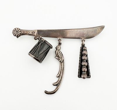 Guatemalan Silver Sword Brooch. Guatemalan silver sword brooch 
21.4g 
80.3mm long