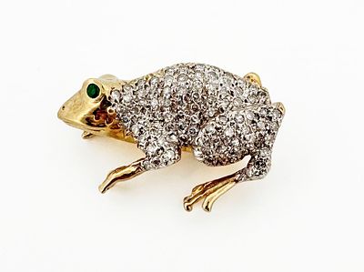 14k Gold Diamond Frog Brooch. 14k yellow and white gold frog set with diamonds 
10g 
29.8mm long