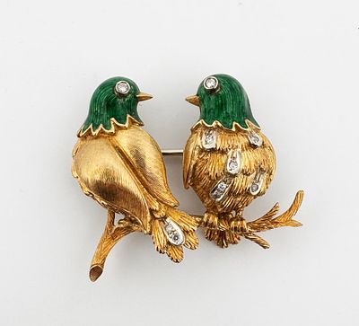 18k Diamond Enamel Bird Brooch. 18k yellow gold diamond and green enamel 
12.6g 
36mm wide
