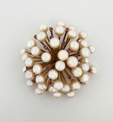 14k Pearl & Ruby Brooch. 14k yellow gold pearl and ruby 
37.8g 
57mm diameter 
6mm pearls