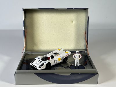 Fly Porsche 917K Alex Soler Roig #70 Garvey 1/32 Slot Car, with original case. Weight: 16 oz. 