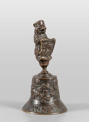 OGGETTISTICA - Campanello in bronzo a patina scura d.to 1669 h.cm.16