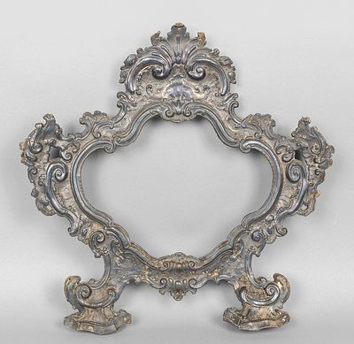 OGGETTISTICA - Cantagloria in argento finemente sbalzato probabilmente Genova I met&agrave; sec.XVIII cm.47x45