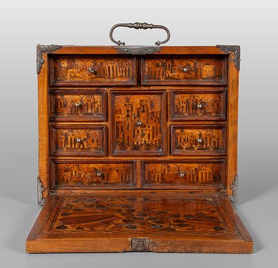 MOBILE - Monetiere in legno finemente intarsiato sec.XVII cm. 26x18 h. 20