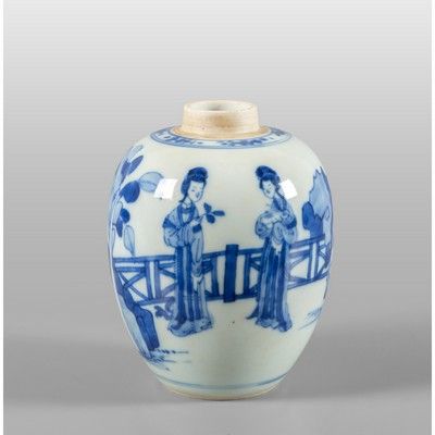 OGGETTISTICA - Vaso in porcellana a decorazione bianca e blu con fanciulle in un giardino Cina 