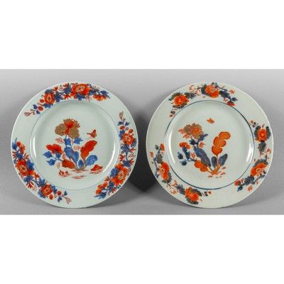OGGETTISTICA - Coppia di piatti in porcellana Imari sec.XVIII/XIX diam.cm.23
