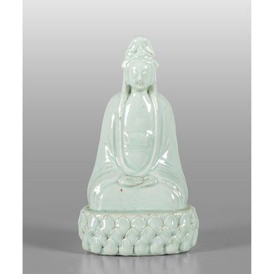 OGGETTISTICA - Buddha in porcellana Celadon Cina sec.XIX h.cm.25