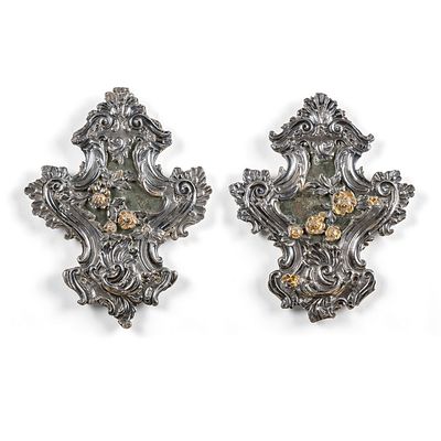 OGGETTISTICA - Coppia di piccole specchiere con cornice in argento di probabile derivazione da 