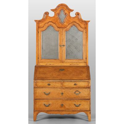 Double corps en noyer lambriss&eacute; et filets de style Louis XV partie inf&eacute;rieure avec deux tiroirs 