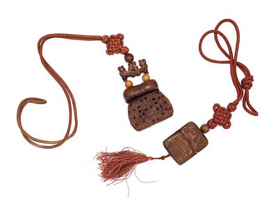 Lotto composto da due collane orientali porta profumo - Lotto composto da due collane orientali 