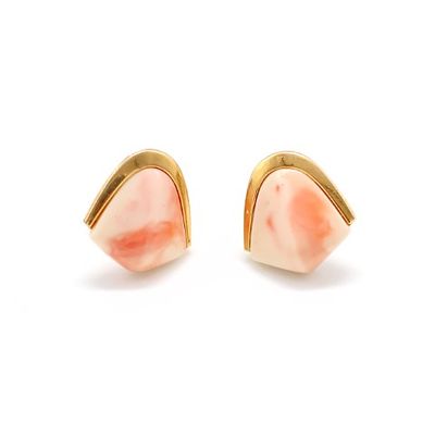 Orecchini Trifari - Orecchini Trifari In metallo dorato (trifanium), chiusura a clip.