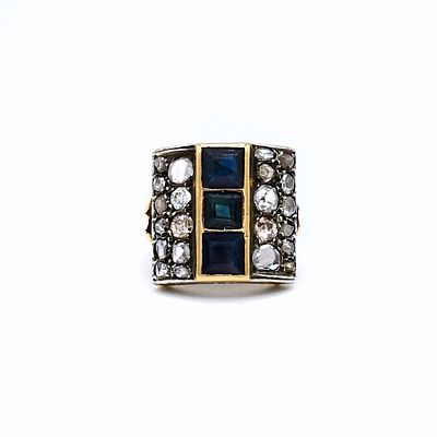 Anello Art Deco in oro e argento - Anello Art Deco in oro e argento Tre zaffiri centrali forma 