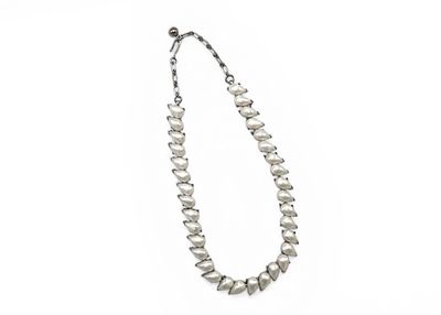 Collana Trifaricon gocce di paste vitree tipo perle. In Trifanium argentato con chiusura a 