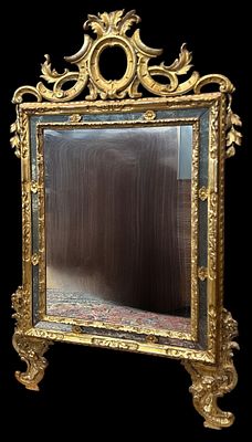 Specchiera in legno scolpito e dorato a mecca Piemonte, XVIII secolo (difetti) cm. 153&times;89