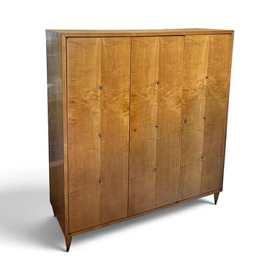 Armadio a tre ante in legno chiaro, anni ’50 cm. 55&times;164 h. 179