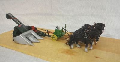 4 HORSE JD FORE CART W ENGINE. NEW IDEA CORN PICKER 38 IN LONG 1-16 SCALE