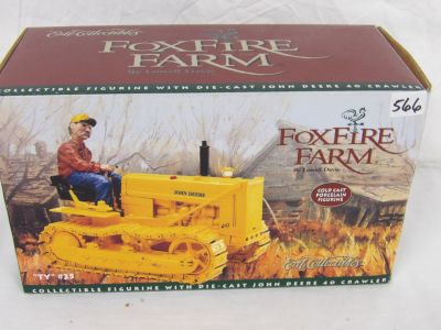 JD 40 CRAWLER FOX FIRE FARM. 1-16 SCALE W BOX