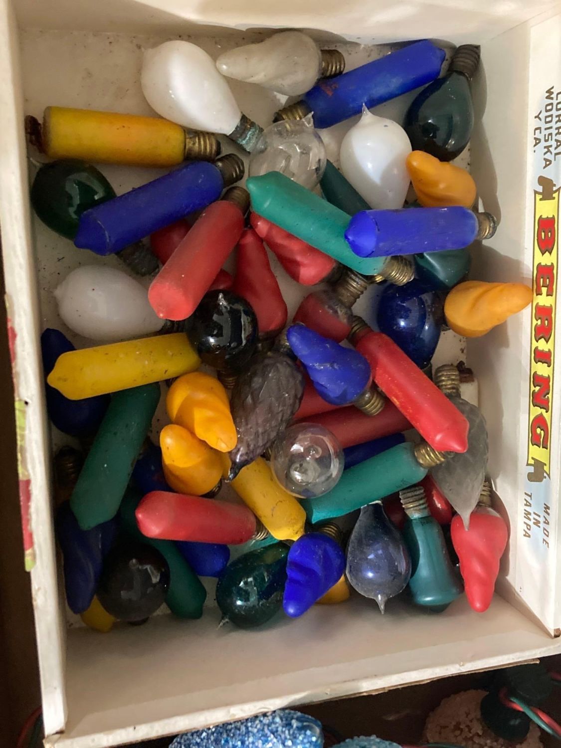 Lot 165 VINTAGE ICED CRYSTAL CHRISTMAS BULBS & LIGHTS Atlee Raber