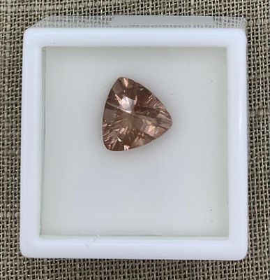 6 pc Large Carat Sparkling Unmounted Jewelers Gemstone Collection. Sizing is Approximate: