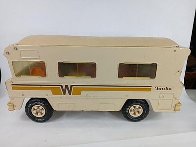 1970th Barbie Tonka Winnebago RV motorhome camper. a very nice and clean Tonia RV chip is