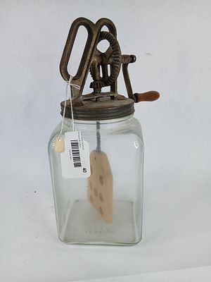 1 gal Dandy glass butter churn. in very good condition free of chips or cracks