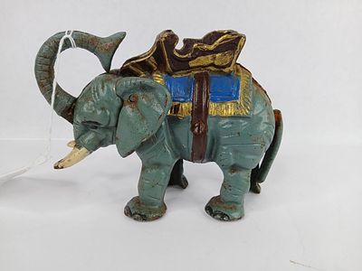 Cast iron mechanical Elephant coin bank. in good working condition