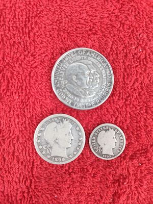 1899 barber quarter,1893 barber dime and 1952 George W Carver, Booker T Washington half dollar. .