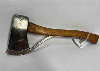 Marbles Arms & Mfg Co No 6 Safety Hatchet. 11.5 inch handle