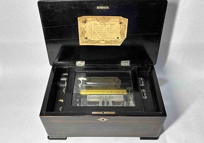 German Inlaid Wooden Music Box. An amazing musical instrument with loud beautiful sound. Top 