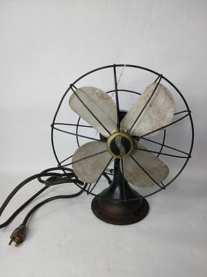 Westinghouse Oscillating Fan. Cord appears to have been repaired. Serial number LE. Works very 