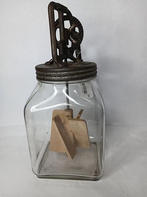 6 QT Dazey Hand Crank Butter Churn. All gears and paddles turne smoothly. 15 inches tall