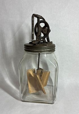 Dazey No 40 Butter Churn. Glass churn with wooden paddles. Gears move smoothly