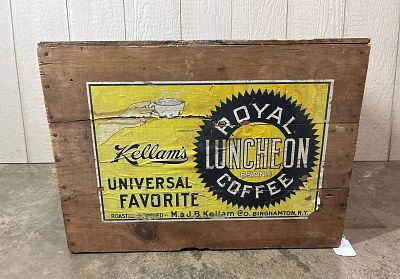 Kellams Royal Luncheon Coffee Box. Paper label to front and back. A few larger wood chips along 