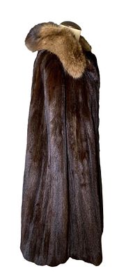 Luxe Georges Kaplan Mid Century 5th Ave New York Furrier Dark Mahogany Mink and Fox Evening Cape. 