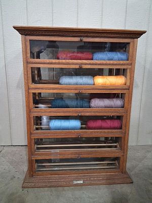 A.N. Russell & Sons Country Store Oak Ribbon cabinet. Beautiful Oak cabinet in very nice 