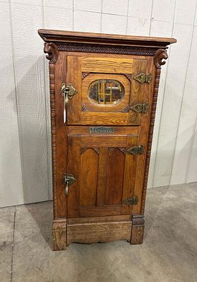 Fancy Belding's National Carved Oak Icebox. Beautiful carved Oak Icebox with mirrored top door 