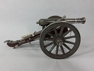 U.S. Civil War Cannon in box. Nicely detailed 1861 Dahlgren replica new in box. 7.5in wheel base 