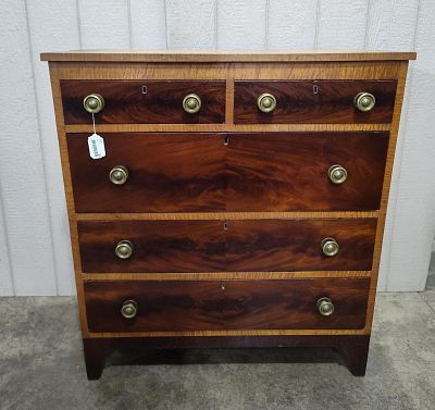 19th century Curly Maple & Mahogany chest of drawers. Beautiful early maple chest with Mahogany 