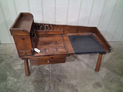 Primitive Cobbler's Bench w/ storage cubbie. Great Cobbler's Bench with storage cubbies and 