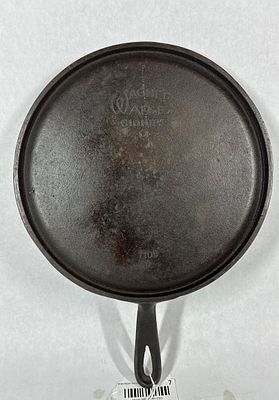 Wagner Ware Cast Iron Griddle. 10 In. Good overall condition