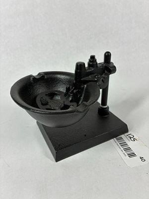 Cast Iron Miniature Cow Drinking Trough. A great small version, painted cast iron 6x5x4.5