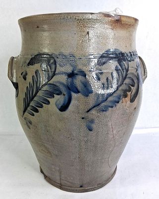4 Gallon Fern & Floral Decorated Stoneware Crock. A wonderful pattern fully surrounds top half 