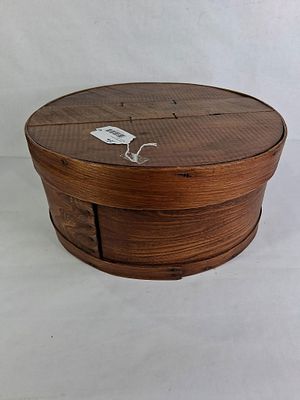 Primitive Round Lidded Bentwood Cheese Box. Great early condition 16 in. D
