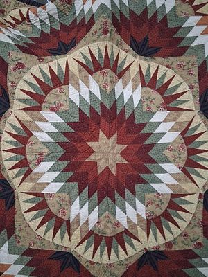 Hand Stitched Mariners Compass / Lone Star Patterned Quilt. Great overall condition? 100 x 108