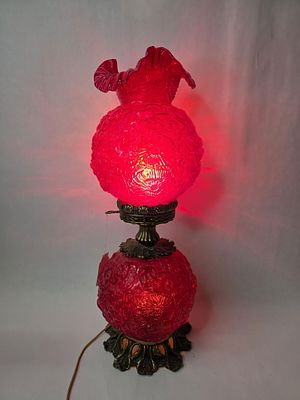 Fenton ruby red gone with the wind poppy glass lamp. This is old Fenton glass lamp with poppy 