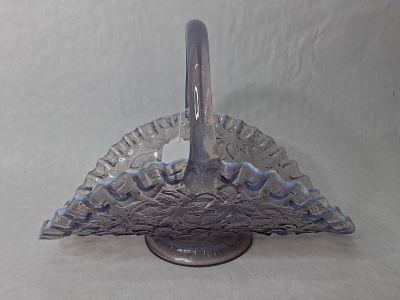 14in Westmoreland lavender fireside glass basket w/ maple leaf design. ruffled edge maple leaf 
