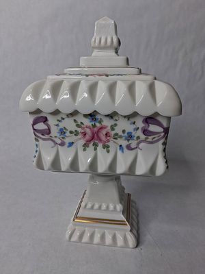 Westmoreland milk glass hand painted pink roses , and bows covered compote. Hand painted and 