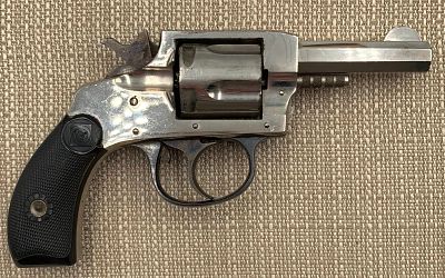 Early H & R Arms Company Model 1905 H & R Double Action Antique 32 cal Revolver. 54375 stamped 