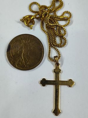Gold Tone Guardian Angel Pocket Token and Gold Tone Chain w/ Cross. chain is 20 in. unmarked